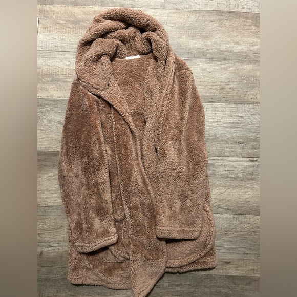 Cozy Workshop Republic Clothing Hooded Sweater - Picture 2 of 3